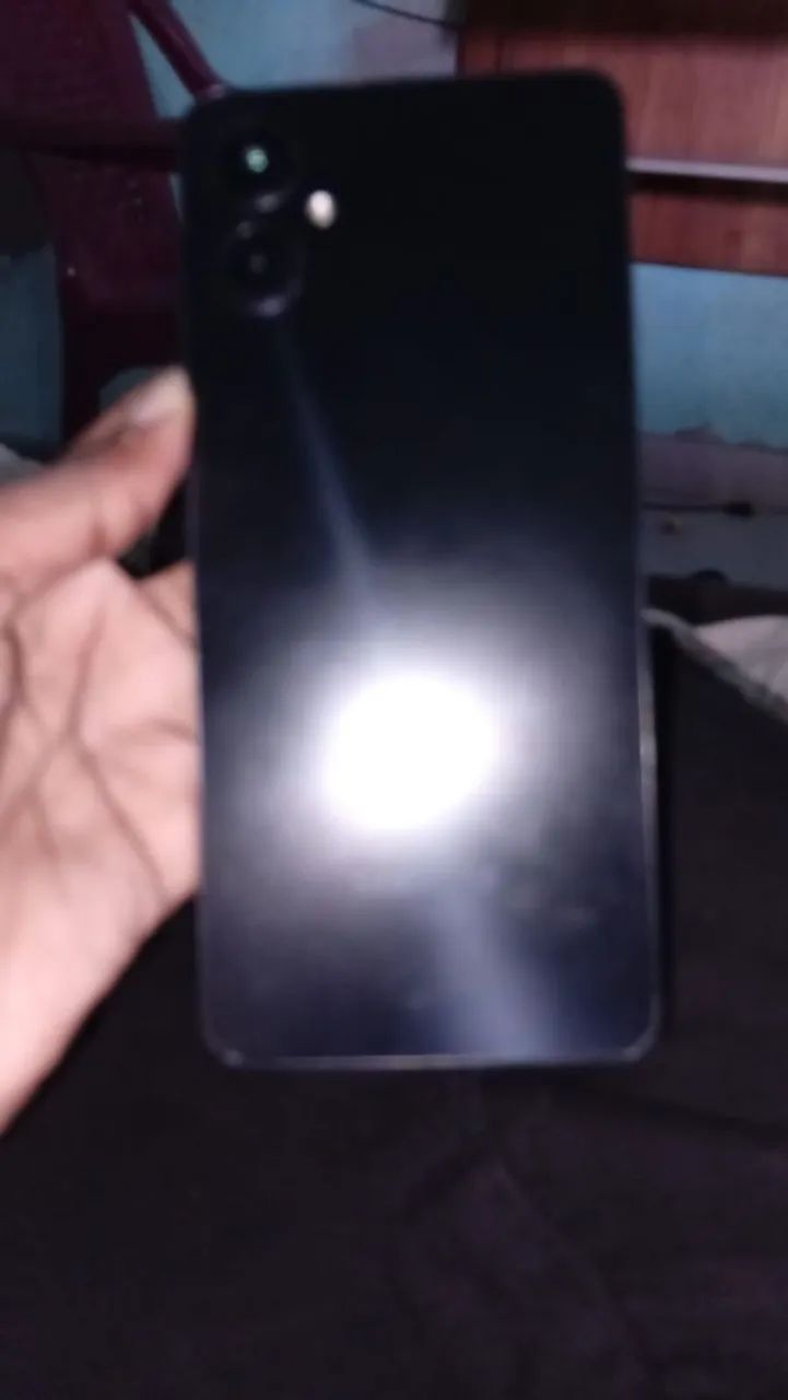 Celular Samsung seminovo A15 4G tela trincada funcionando normalmente.  - Foto 2