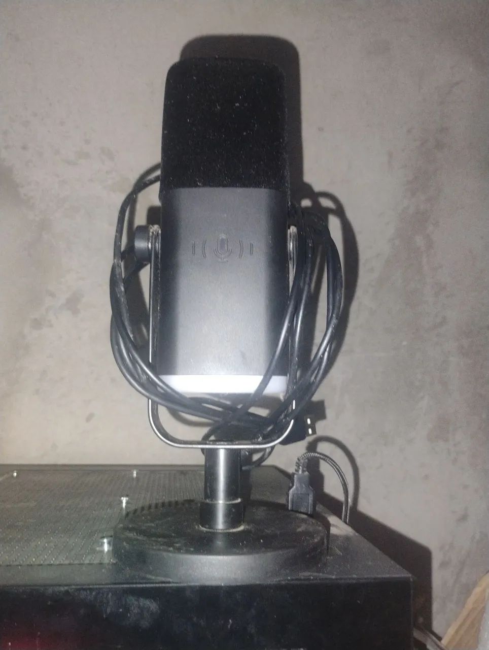 Fifine AM8 lightly used432208939142369282