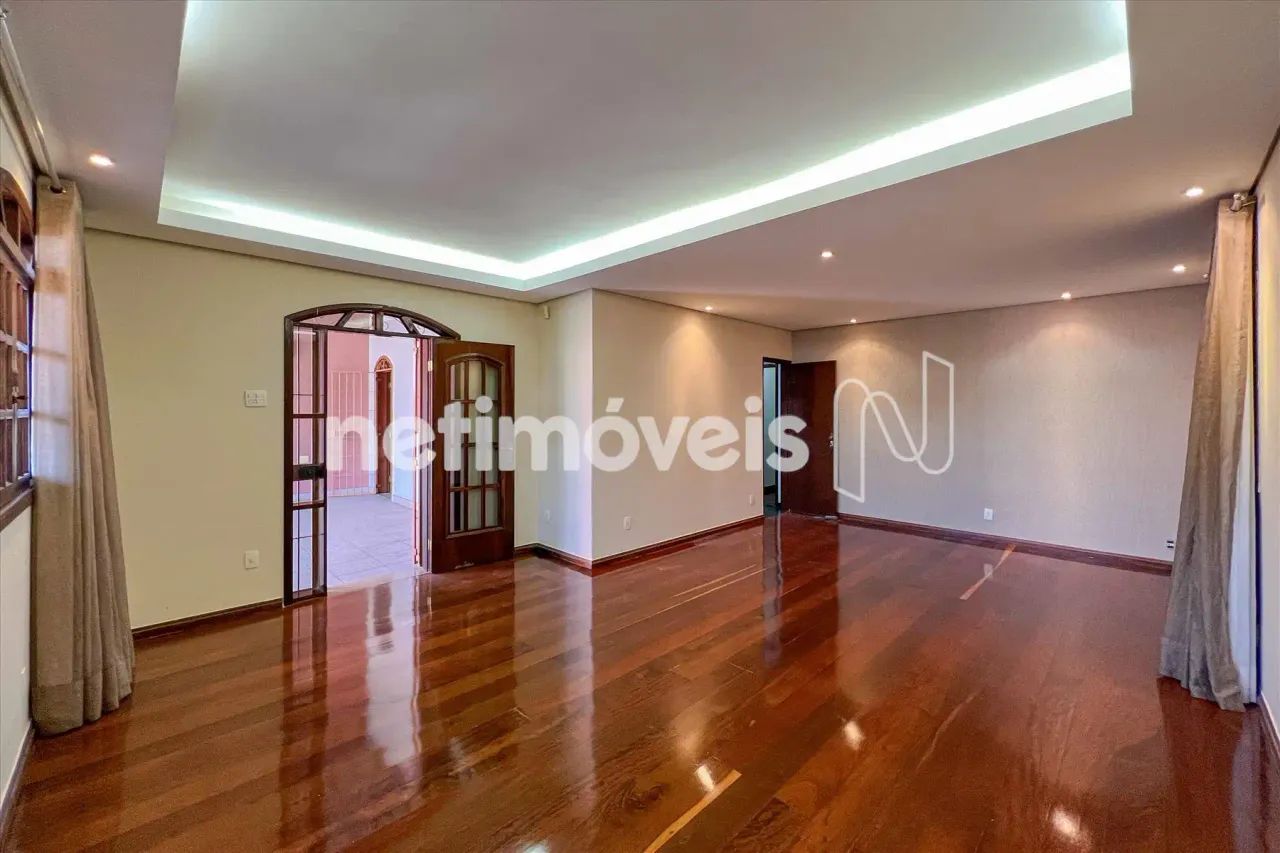 Casa colonial 4 quartos no Serrano | Piscina, sauna e 4 Vagas. - Foto 4