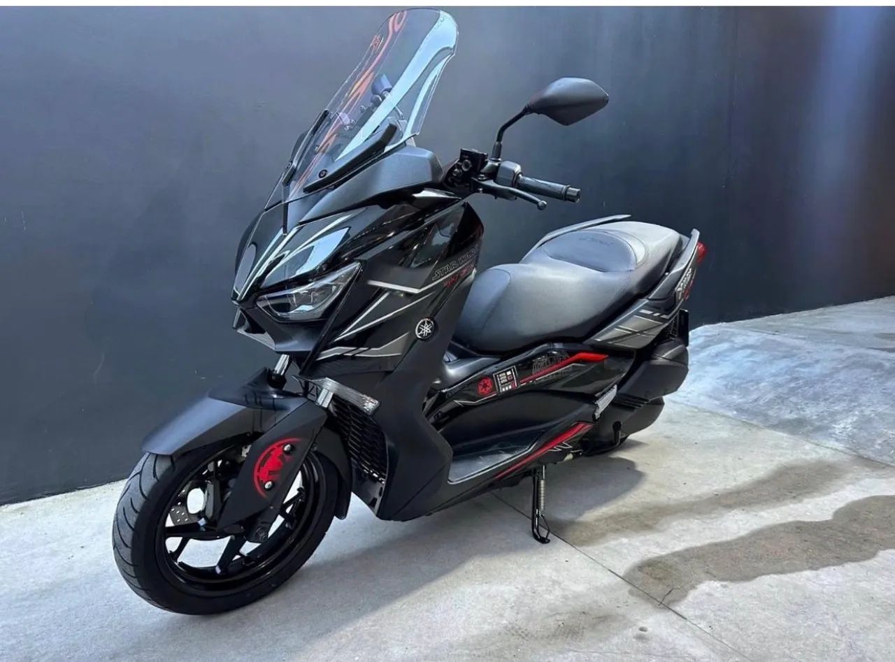 Xmax 250 Darth Vader  - Foto 2