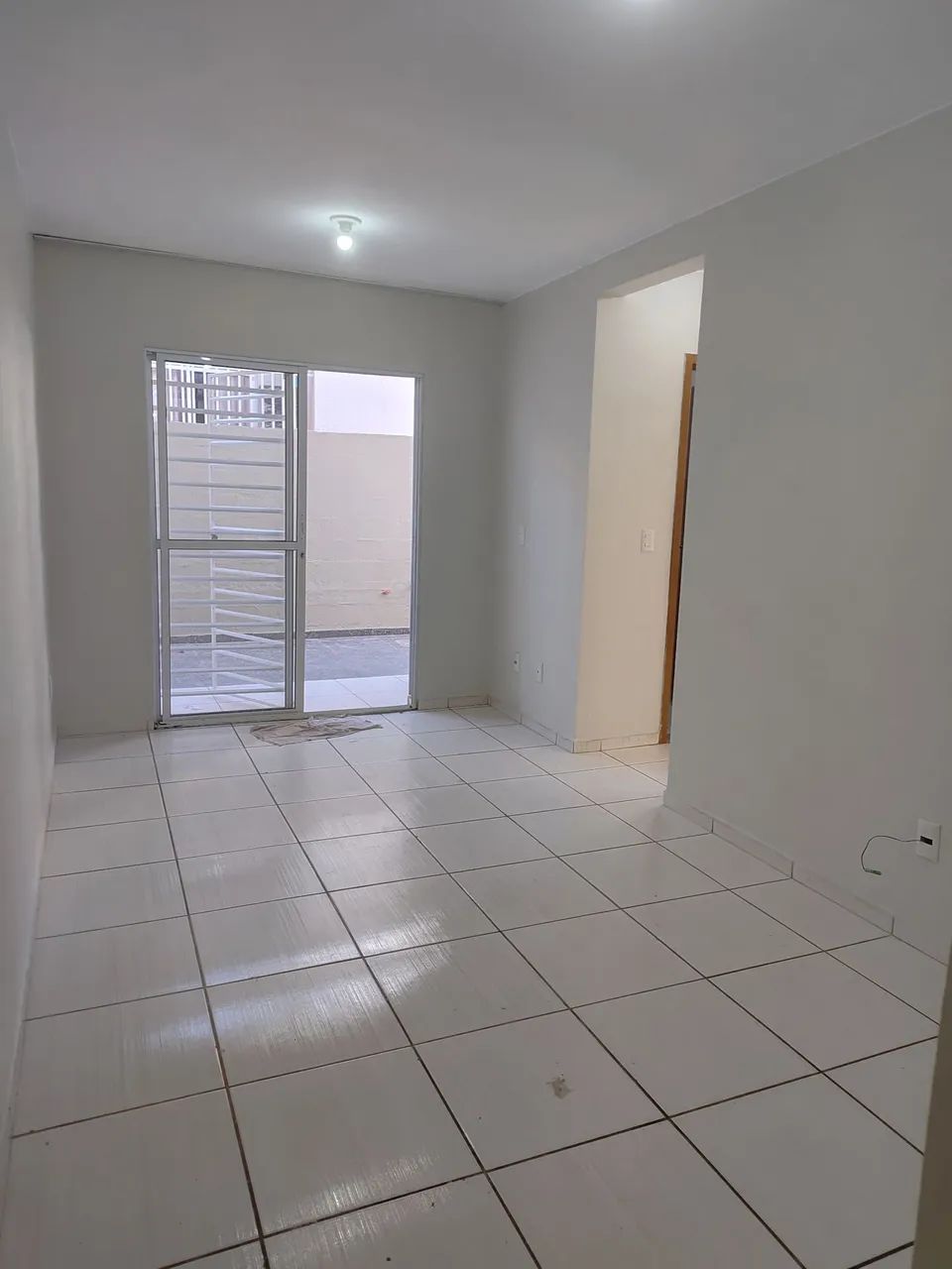 Zero Caução! Apartamento Térreo. Condomínio Completo.