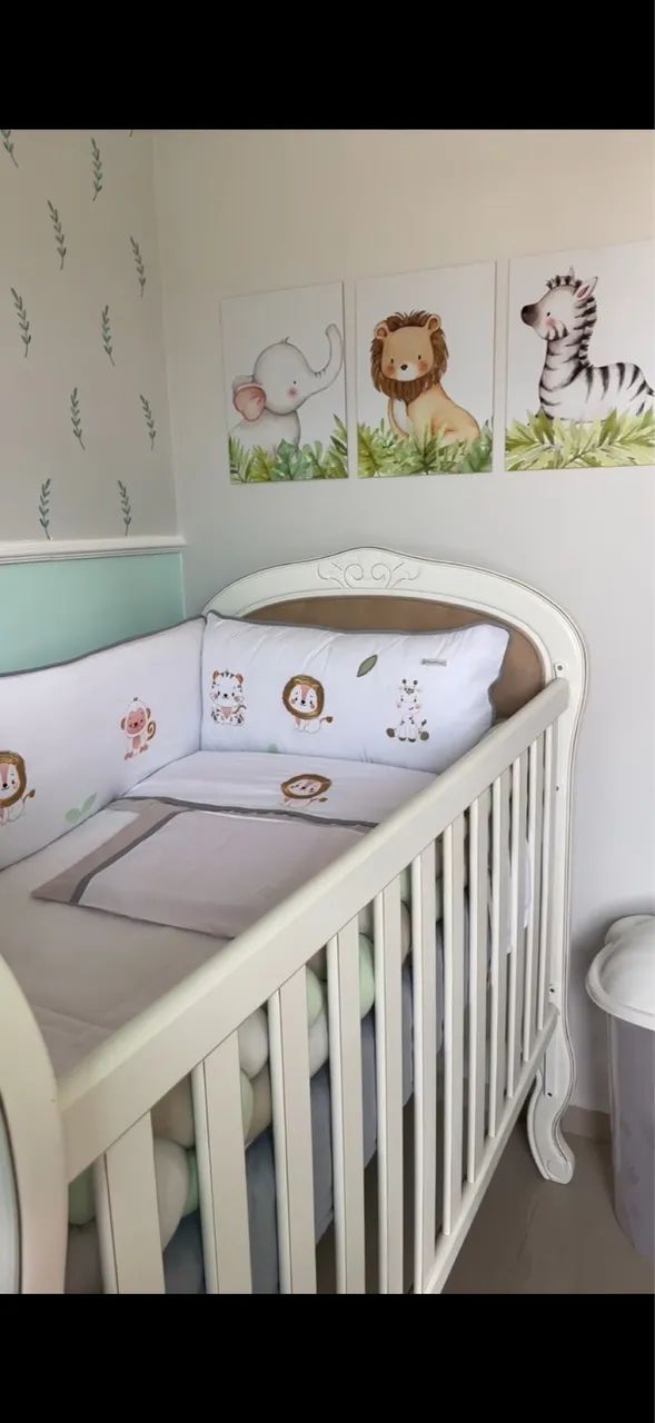 Berço com capitonê super novo