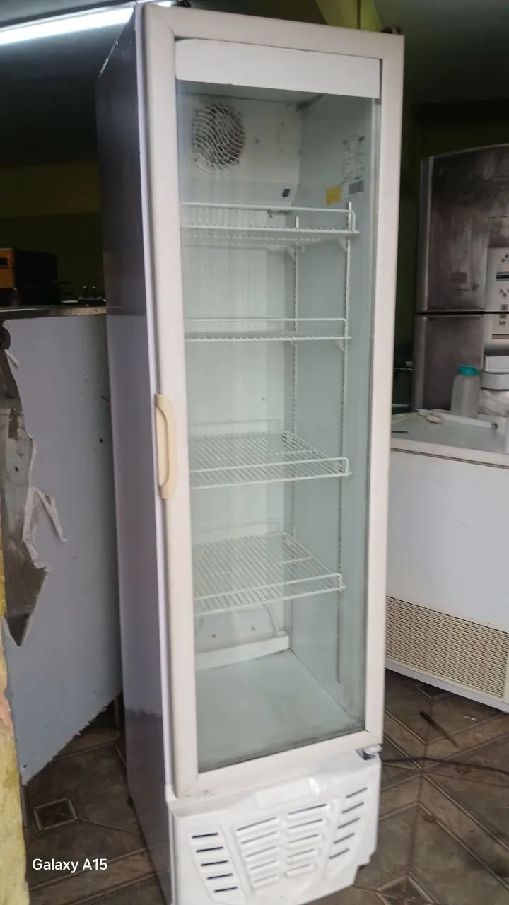 Frizer vertical pequeno