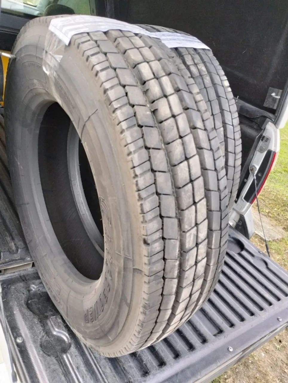 Pneu 21575 17.5 recapado e nunca usado - Foto 5