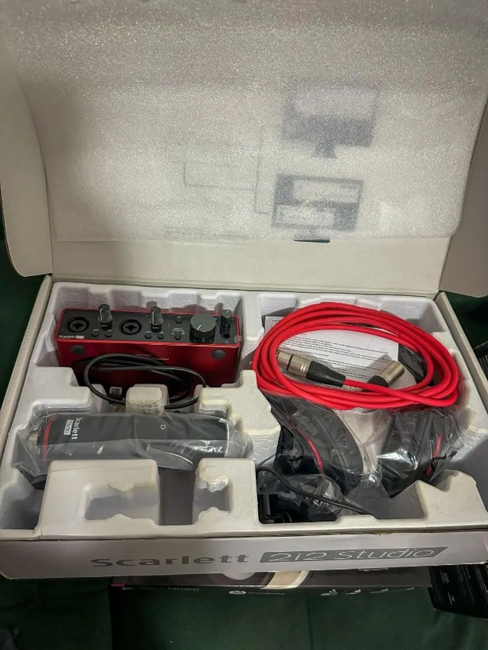 Focusrite Scarlett Solo Studio (3ª Geração)