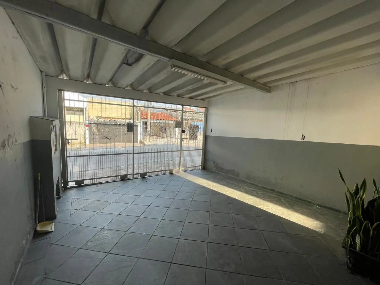Casa com Salão Comercial - Aluguel - Foto 3