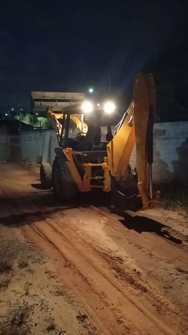 Retroescavadeira jcb 4x4 2009  - Foto 2
