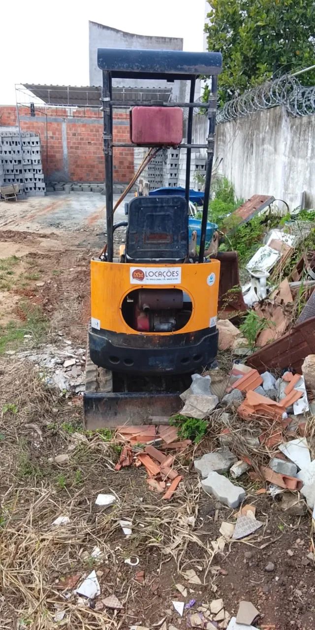 Mini Escavadeira em uso - Foto 2