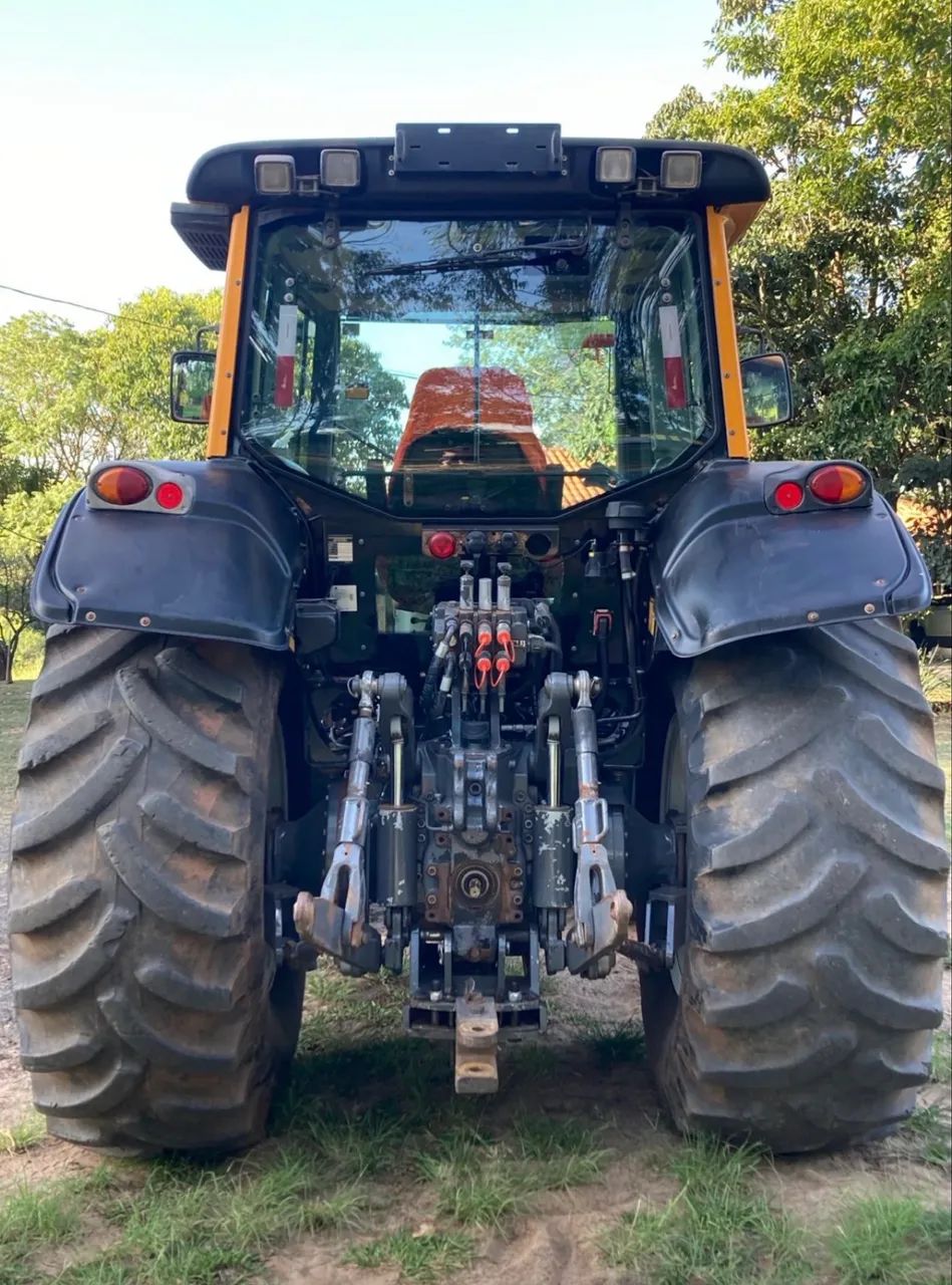 Trator Valtra BH194 ano 2019, 4x4, câmbio manual, com 10.800 horas, em SP - Foto 3