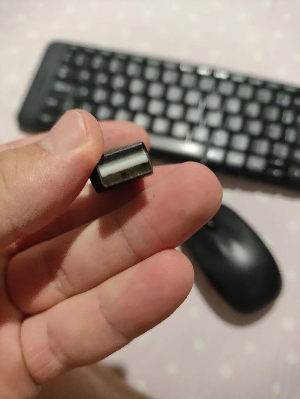 Kit Teclado e Mouse Sem Fio Logitech MK220 Compacto - Padrão ABNT2 - Foto 5