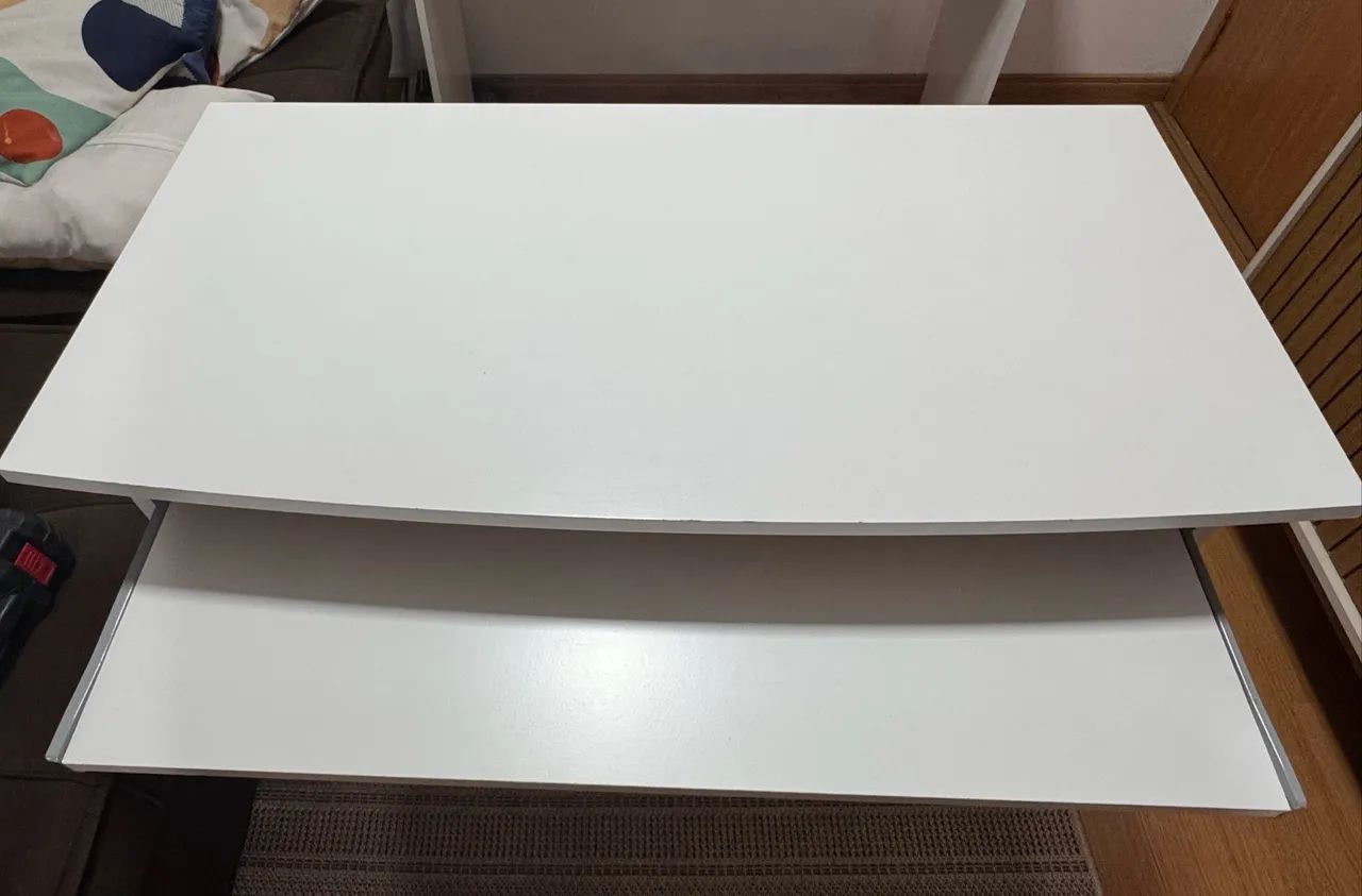 Escrivaninha para escritório em L