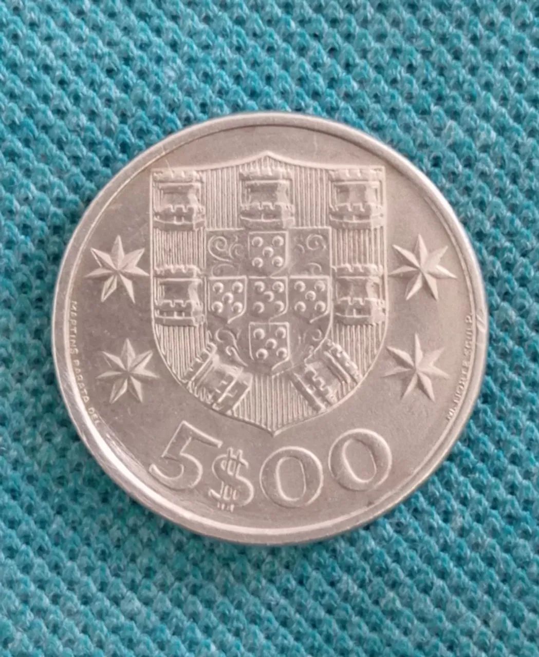Moeda portuguesa 5 escudos em estado soberba 1981 - Foto 2