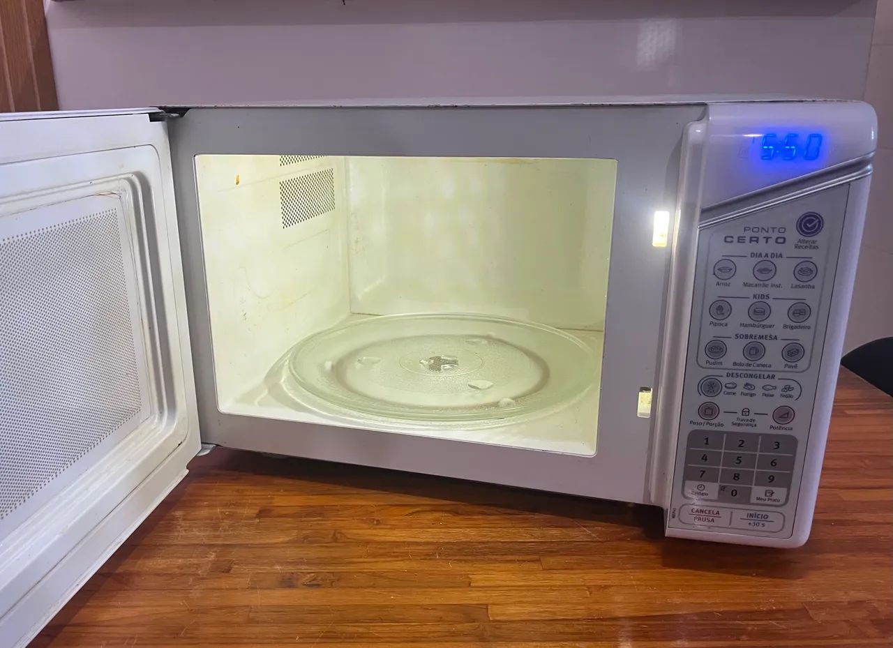 MICROONDAS ELETROLUX BRANCO 220V - Foto 2