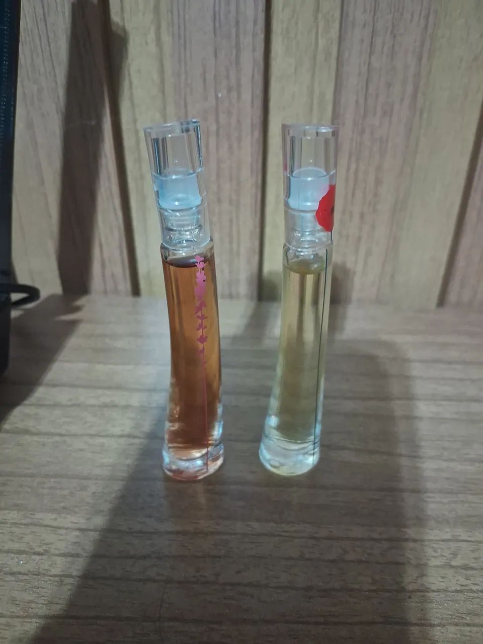 Miniaturas perfumes novas acompanham caixas  - Foto 2
