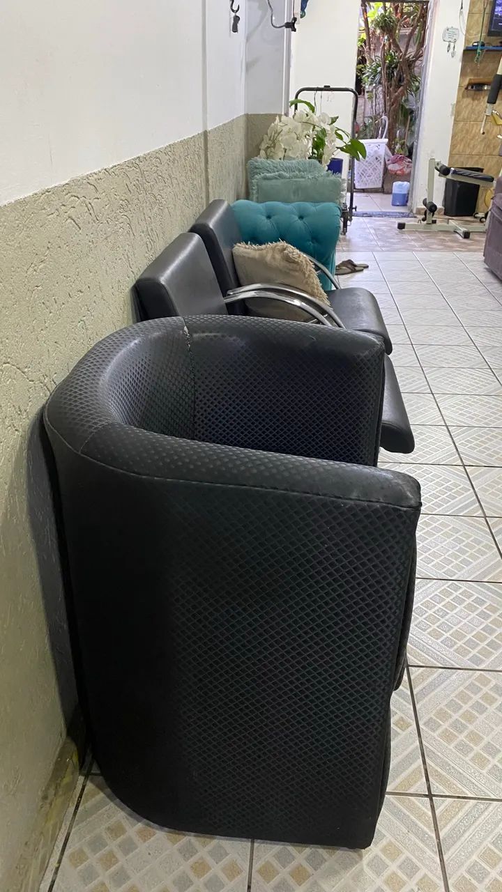 Poltrona Decorativa para Sala ou Recepção - Cor Preta - Foto 4