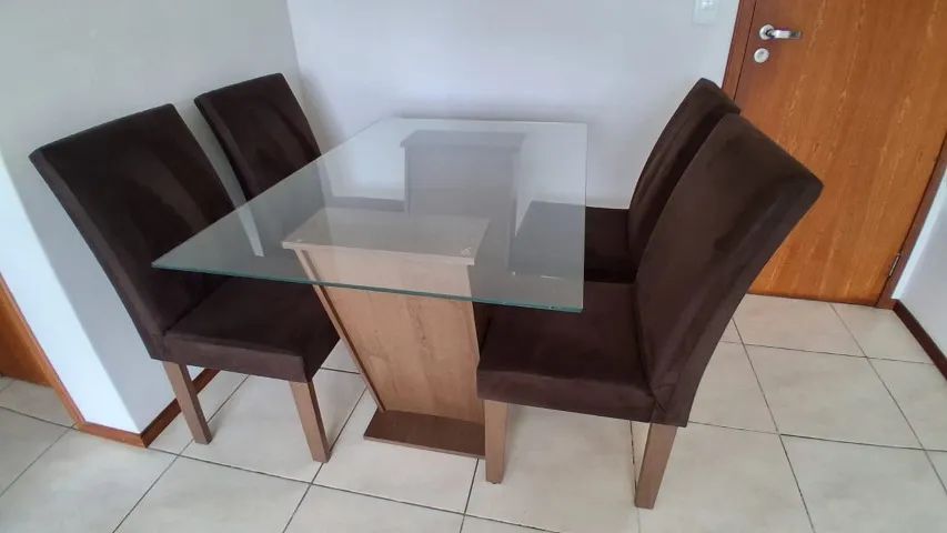 Mesa com 4 cadeiras  - Foto 2