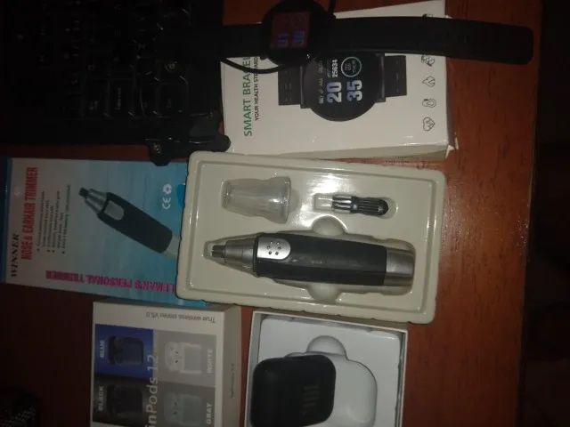 relogio digital + limpa pelo nariz 