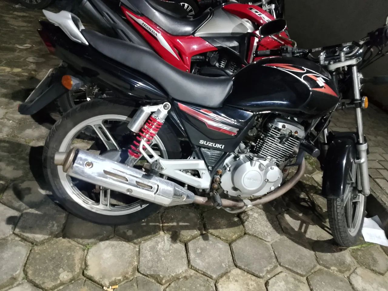 Suzuki gsr 150 - Foto 4