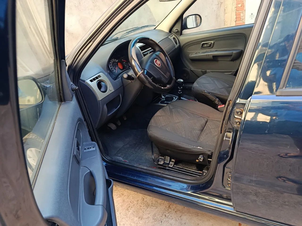 Fiat Palio Celebration 1.0 Fire Flex 8V 4P 2014 - Foto 3