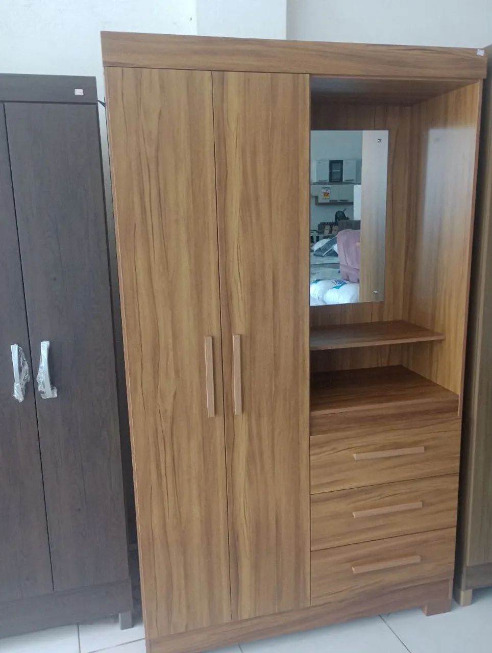 Roupeiro de solteiro NT 6020 Entrega e montagem grátis ?
