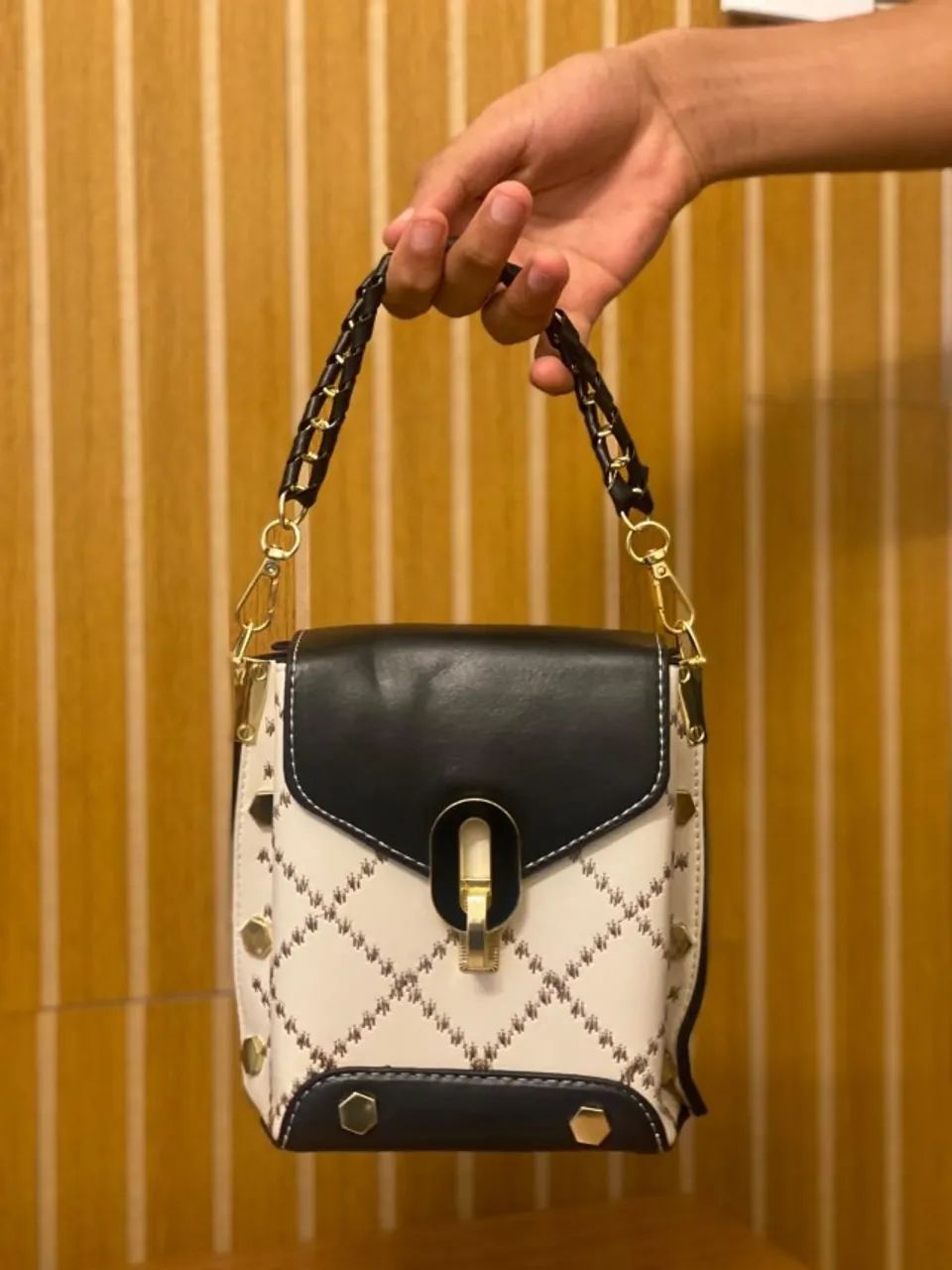 BOLSA ESTRUTURADA 
