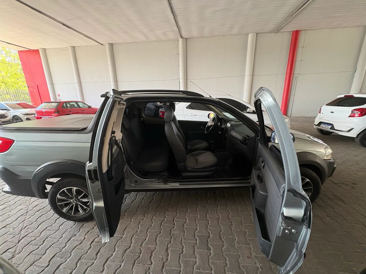Fiat Strada Working 1.4 MPI Fire Flex 8V CD 2016 - Foto 2