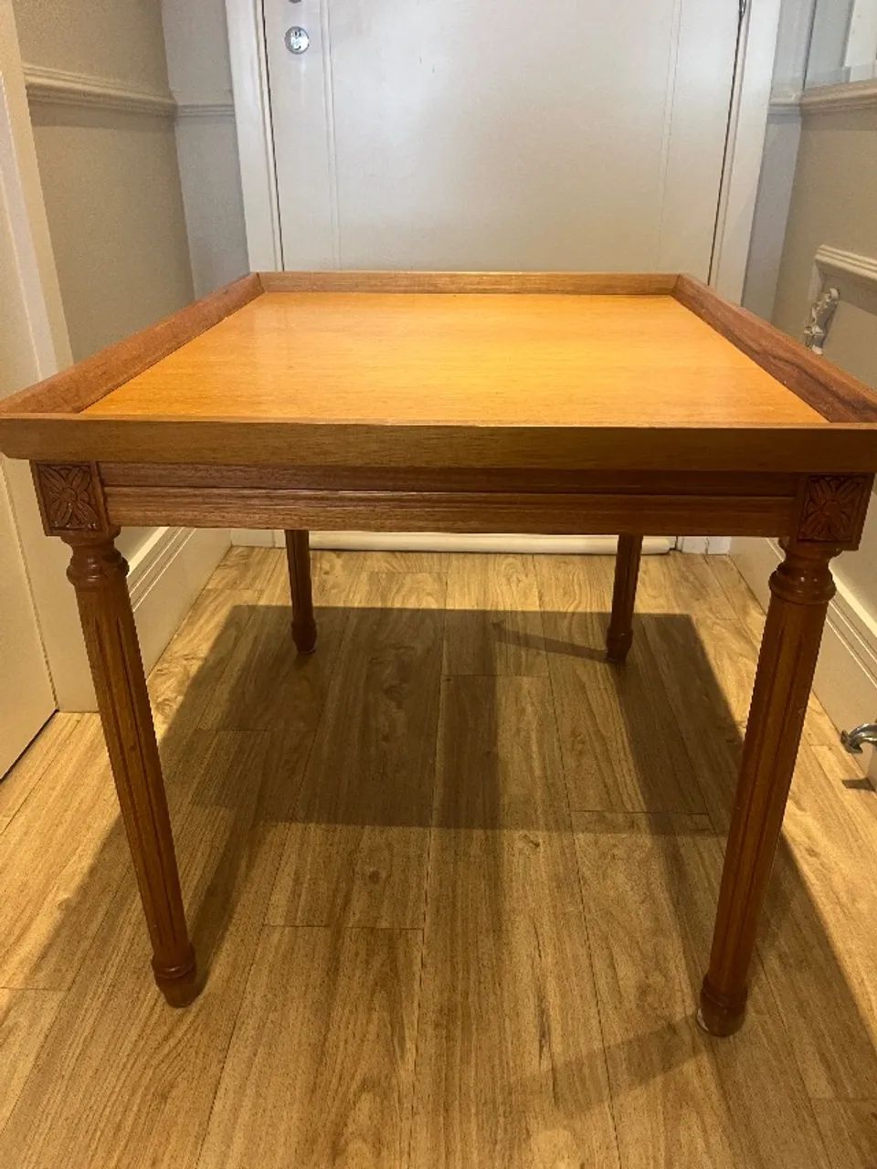 Mesa de Madeira Clássica 