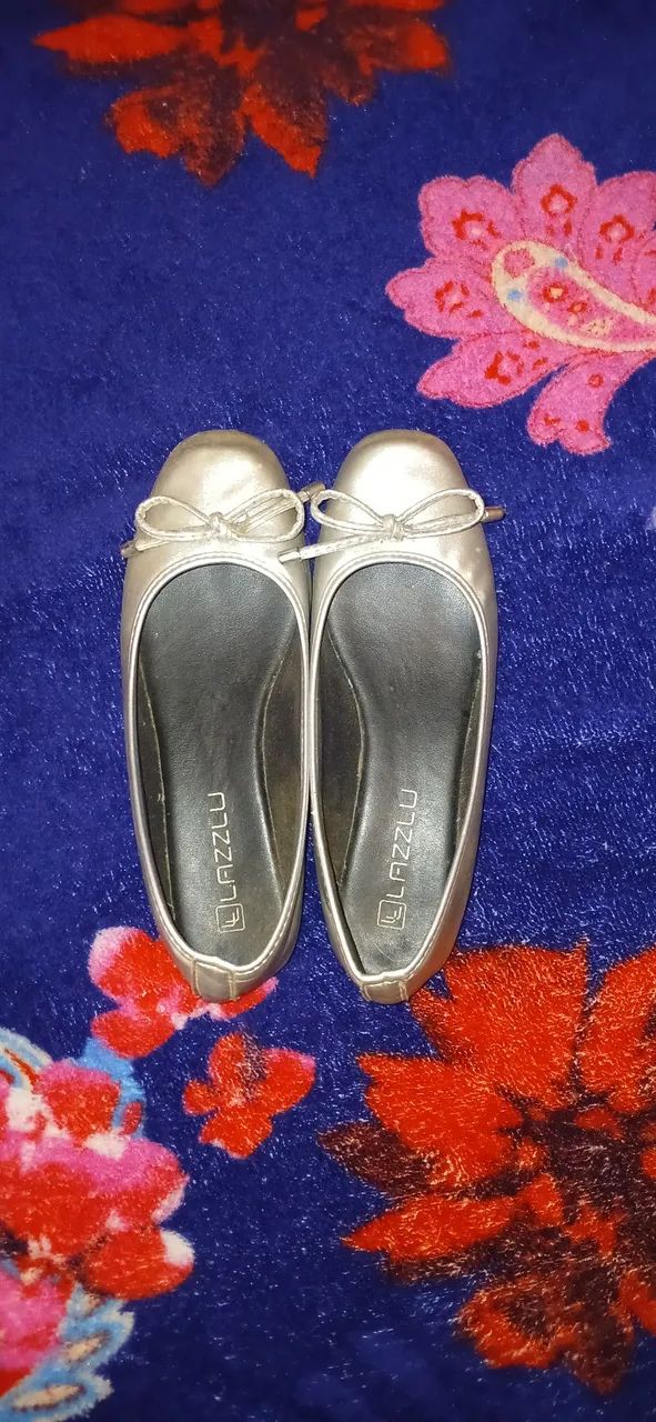 Vendo Sapatilhas  - 25 reais cada. - Foto 2