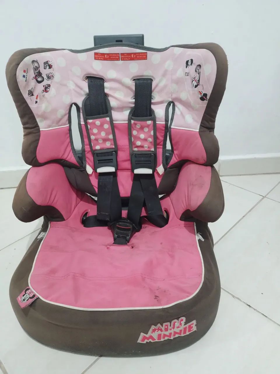 Cadeira infantil da Mine  pra carro só 50 reais 