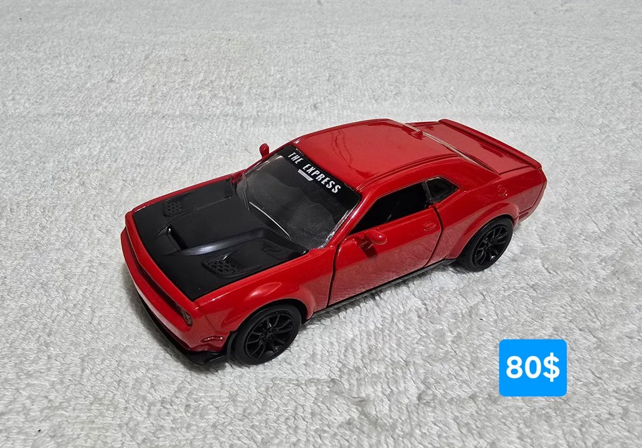 Carrinho miniatura Dodge Challenge 