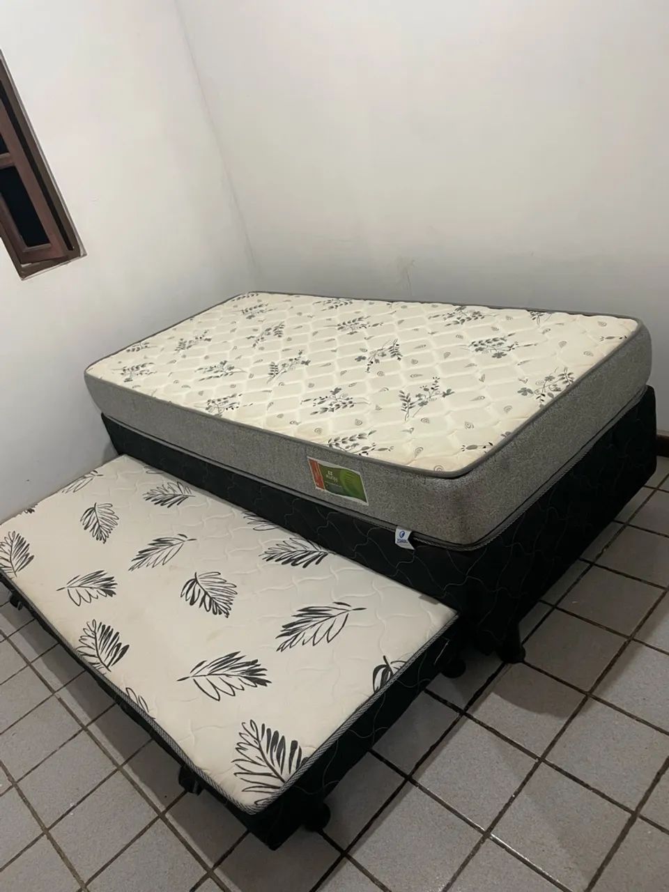 Cama solteiro com auxiliar 