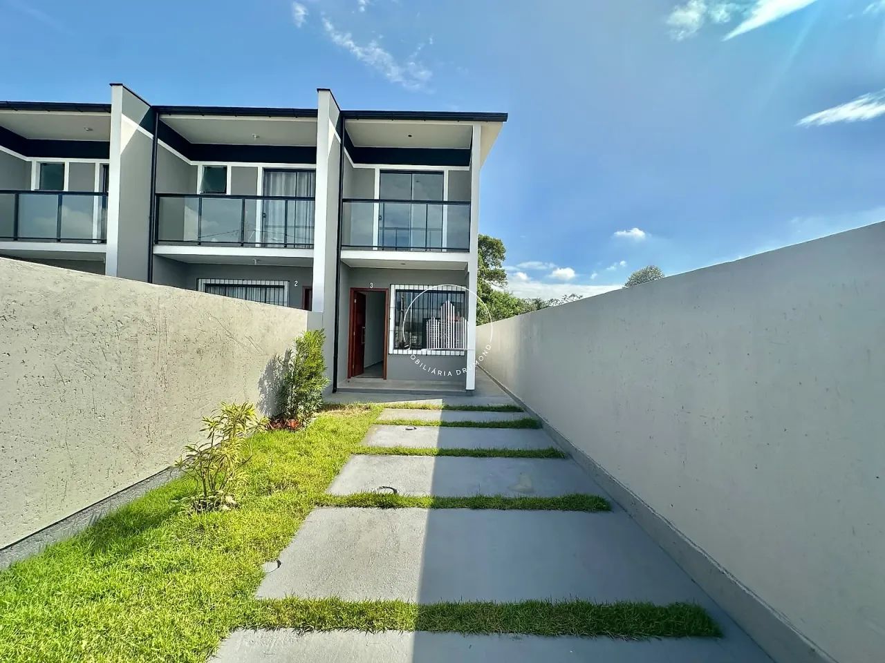 Sobrado Geminado 2 Quartos com 1 Suítes e 104m² - Sertão do Maruim - EST - Foto 2