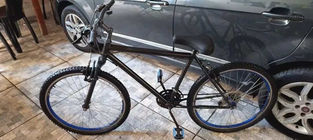 2 bicicletas aro 26 e 24