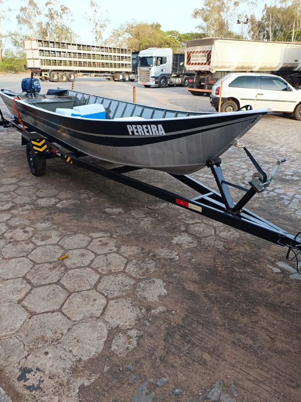 Vendo Conjunto de Barco, Carreta e Motor 2024