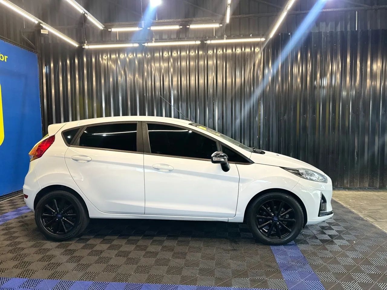 Ford Fiesta 1.6 SE Hatch 16V Flex 4P Powershift 2018 - Foto 4