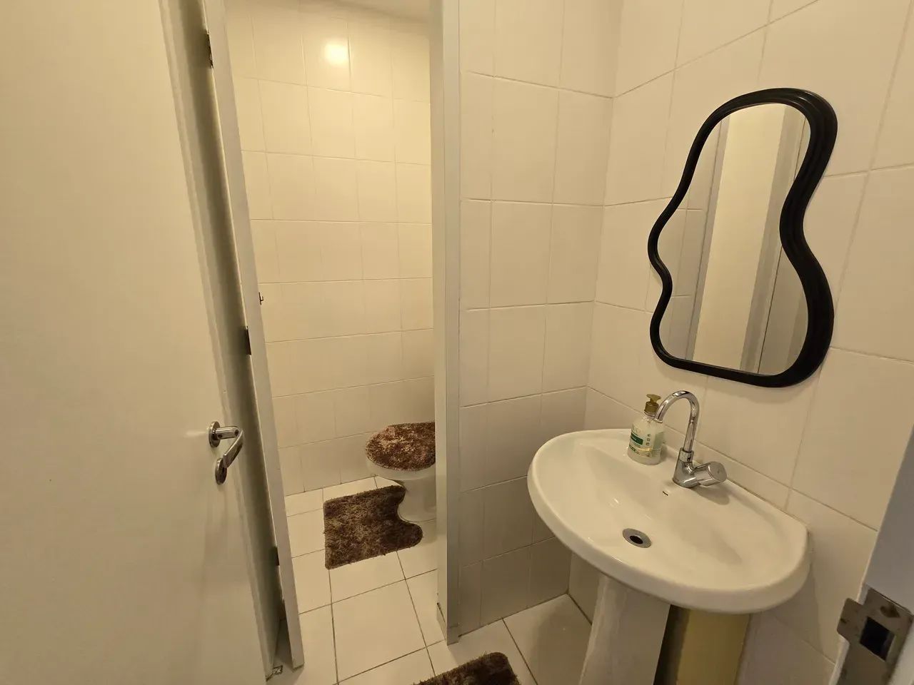 Sala mobiliada para locação no condomínio Brascan Alphaville - Foto 3