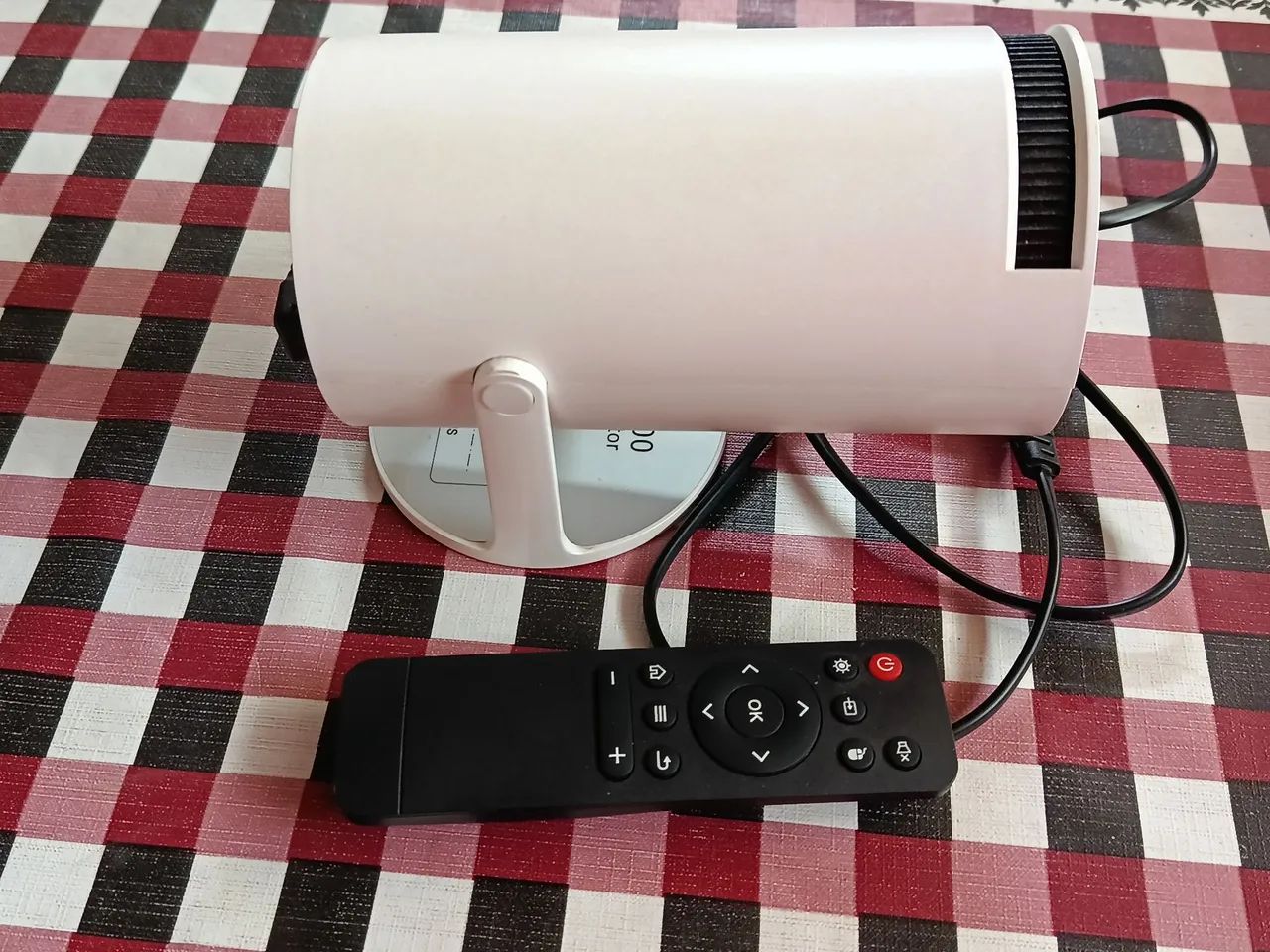 PROJECTOR HY300