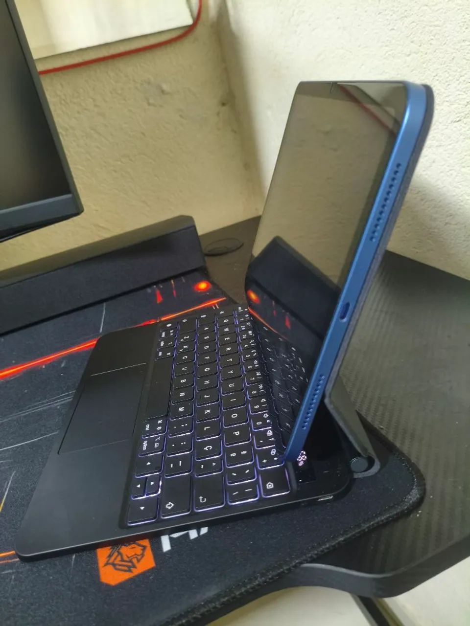 Ipad A16 128gb + Teclado mágico - Foto 2