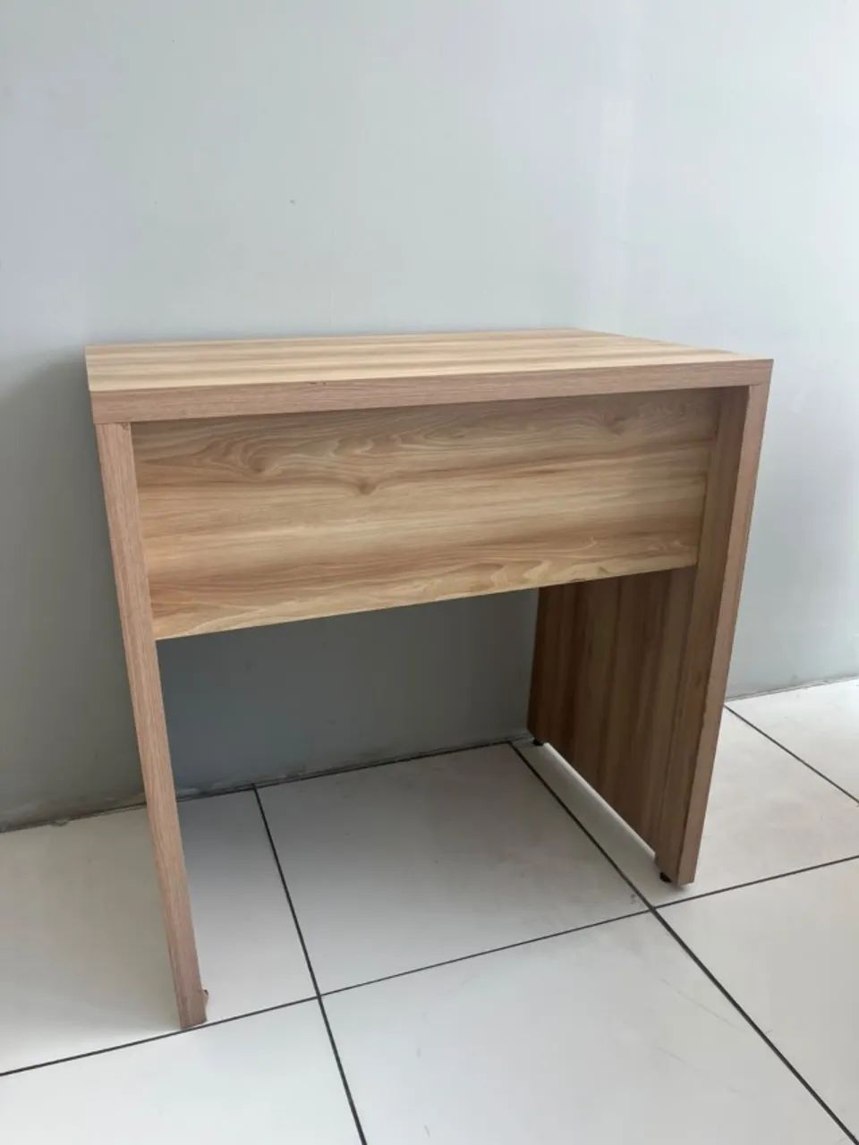Mesa compacta de escritório amadeirada