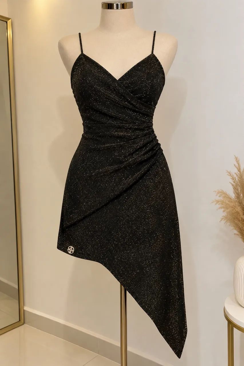 Vestido preto com brilho
