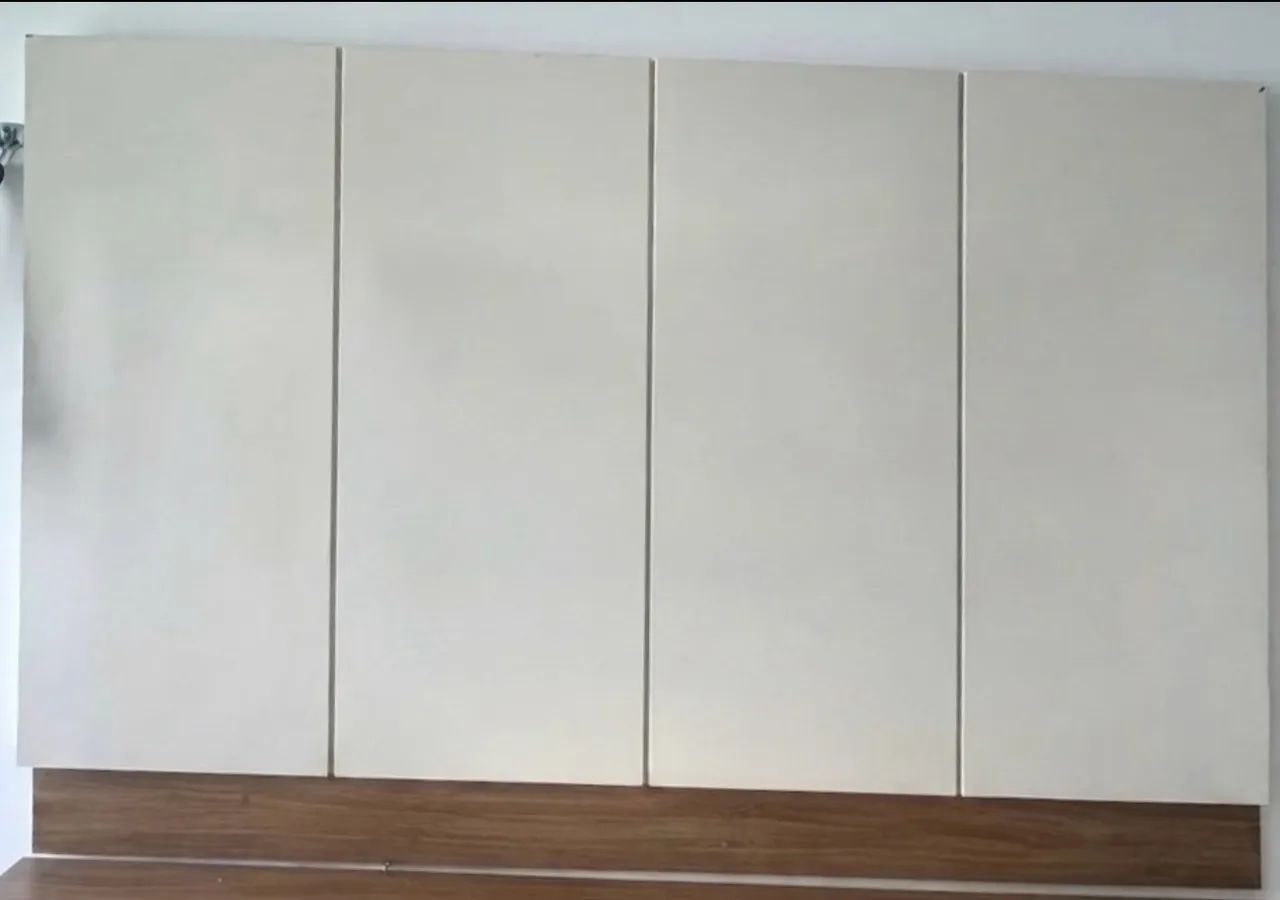 Painel de TV com 04 placas 