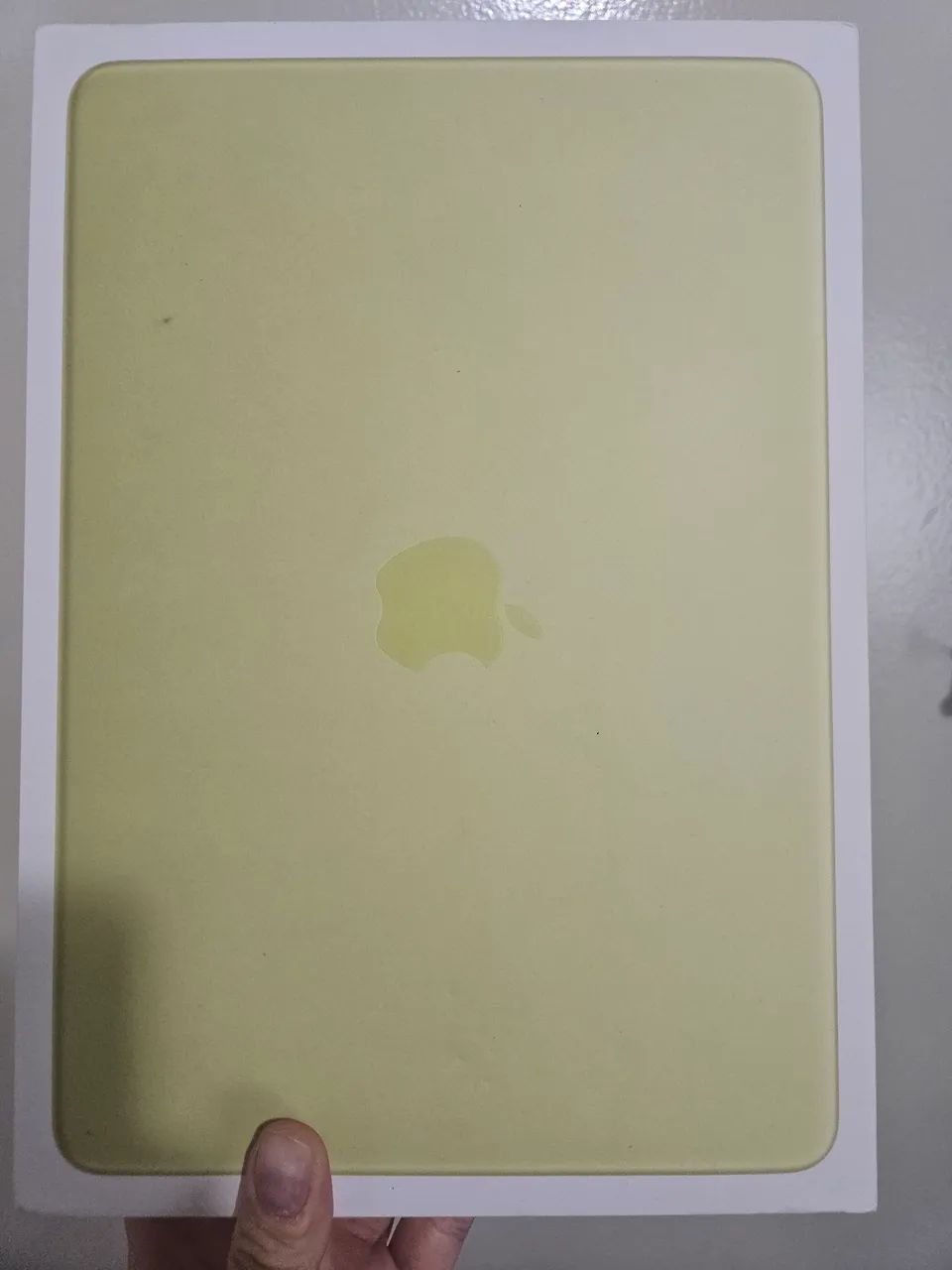 Macbook neo 8GB 256GB cor amarelo gold na garantia ate 04/27