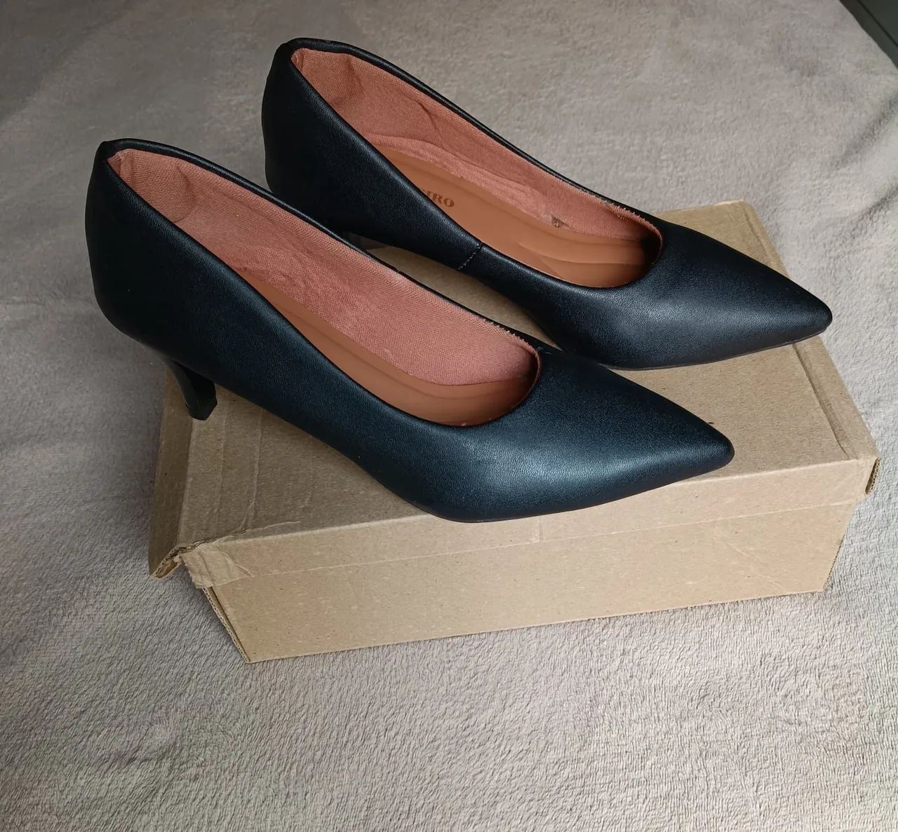 Scarpin preto salto 5cm - Foto 2