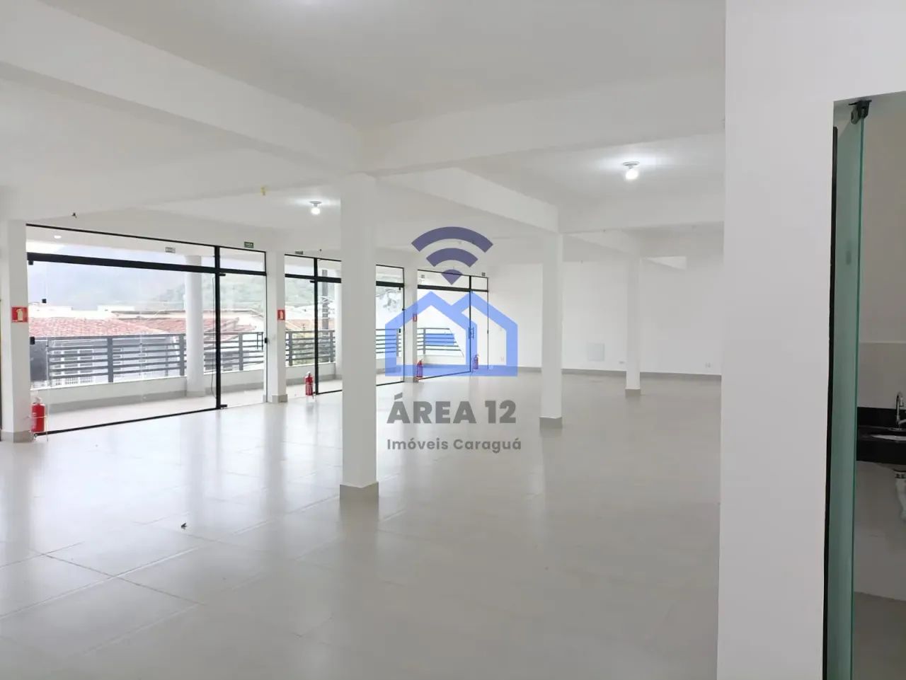 Salas comerciais para locação no Centro de Caraguatatuba, SP com 36m² e 46m² - Foto 5