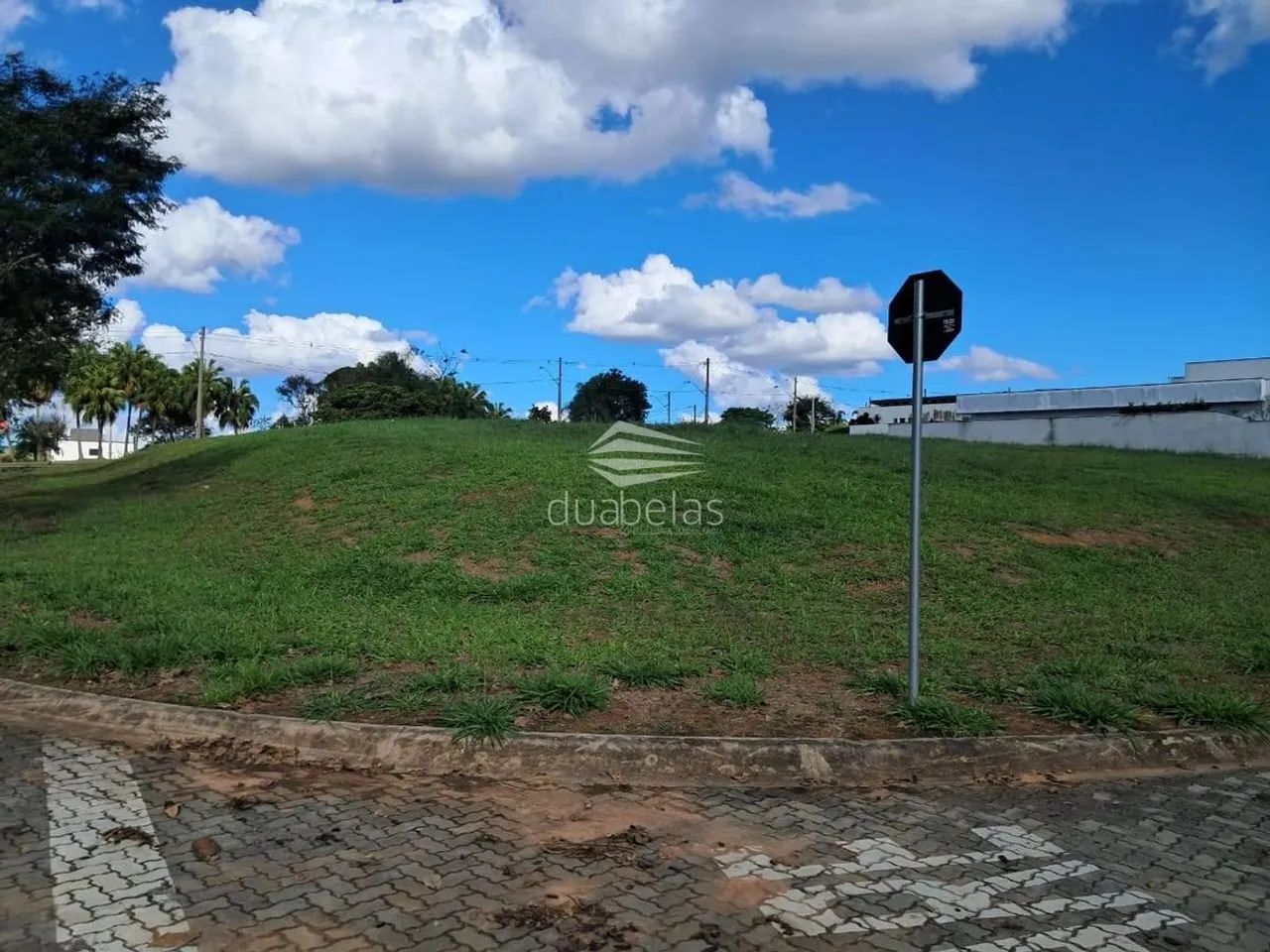 PERFEITO LOTE EM CONDOMINIO FECHADO - Foto 3