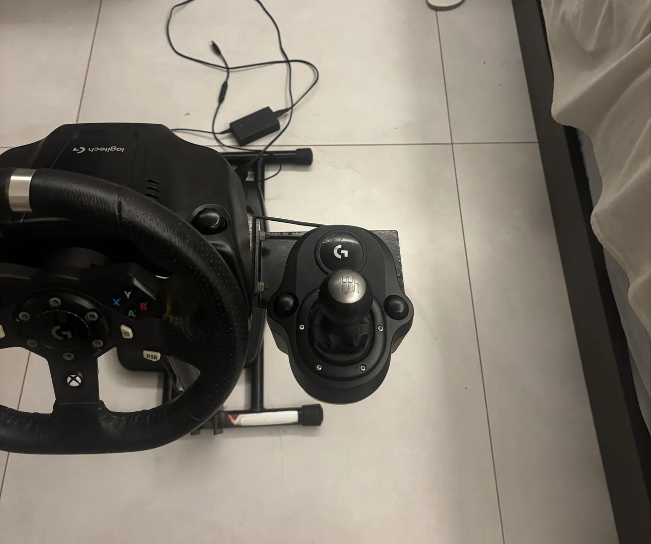 Volante Logitech G920, marcha manual, pedais e suporte para volante para Xbox e pc - Foto 2