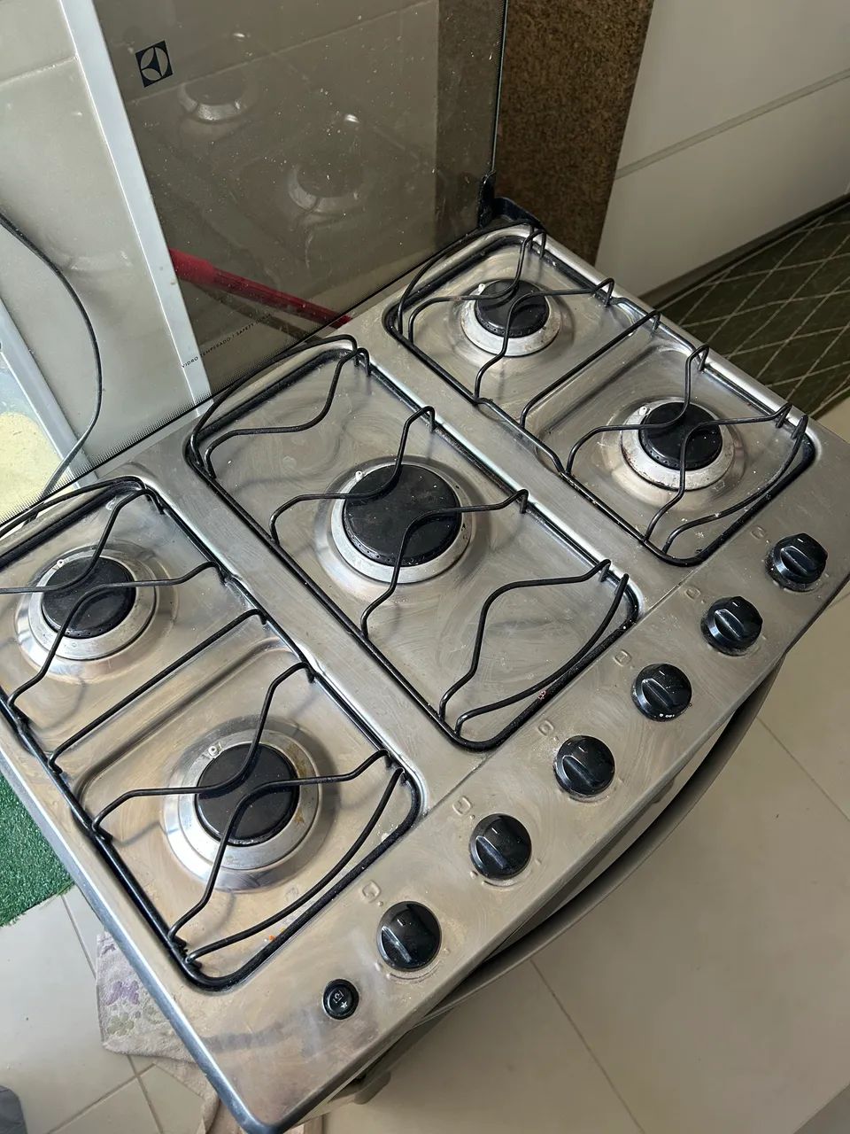 Fogão 5 Bocas Electrolux Prata com Ultra Chama e Vidro Interno Removível (76LSU) - Bivolt - Foto 4
