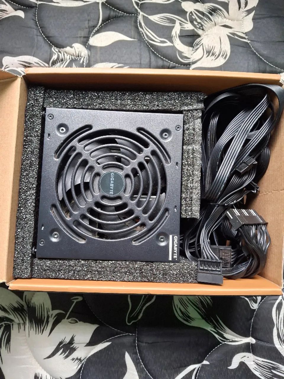 Fonte Gigabyte P550B, 550W, 80 Plus Bronze - Foto 6