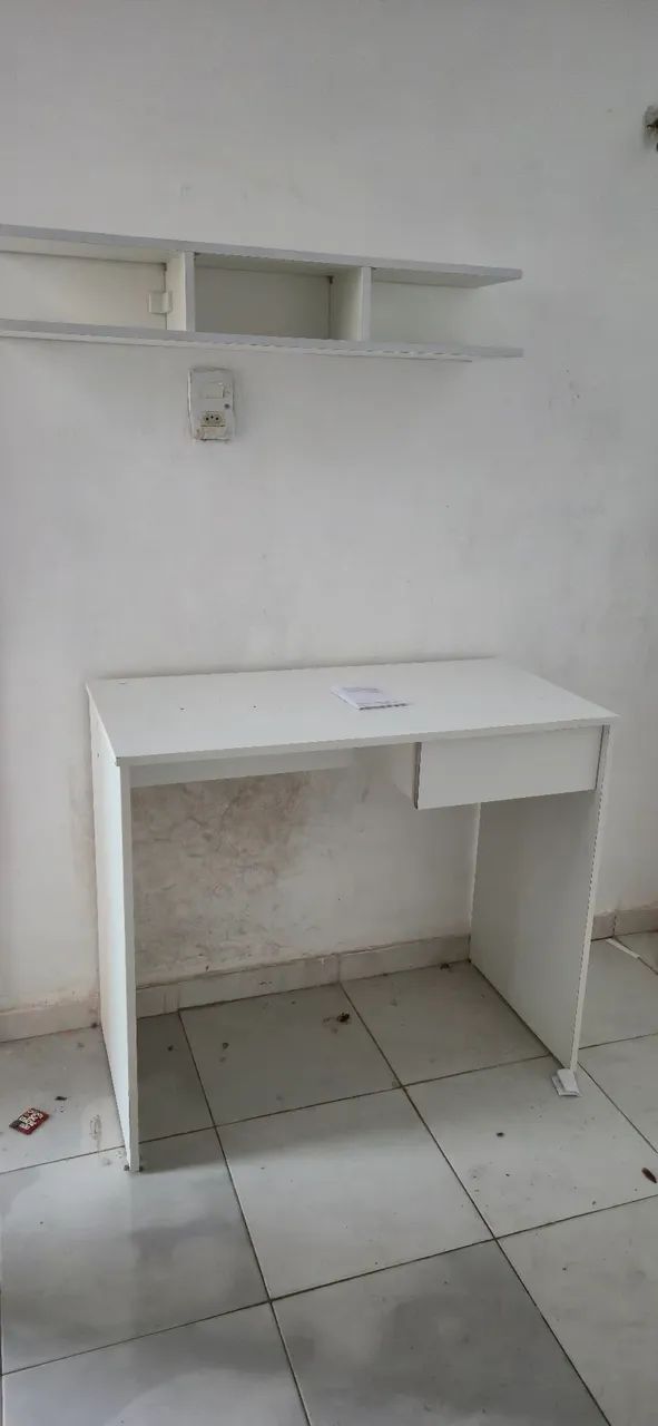 Mesa de estudo com uma gaveta mdf