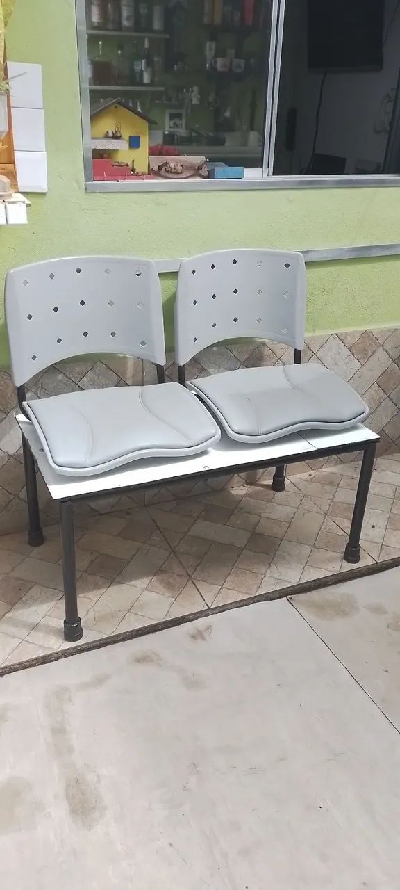 Cadeira dois lugares reforçado e confortável 